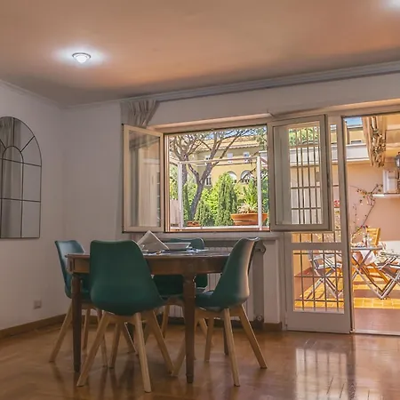 Vatican Luisa Apartman *