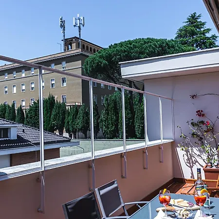 Vatican Luisa 公寓